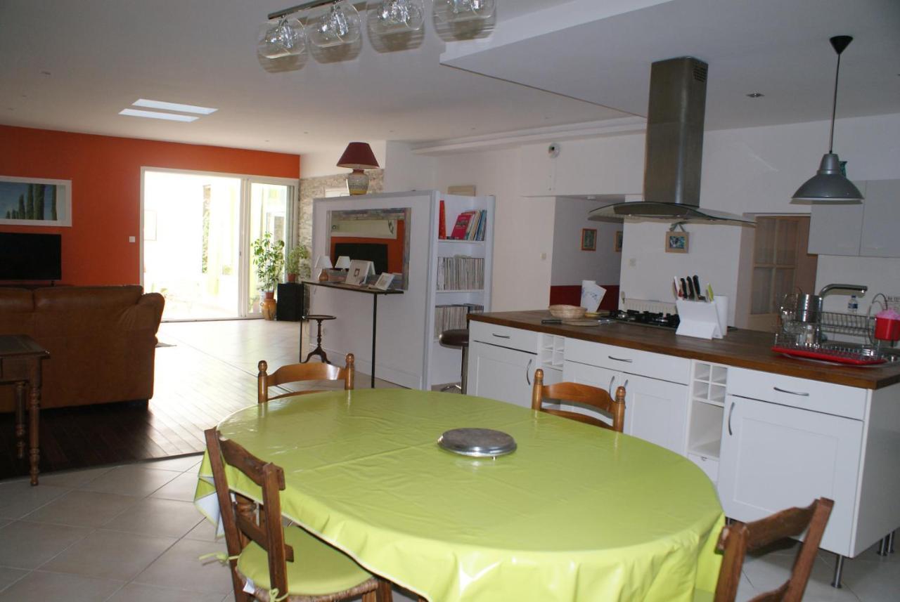 Spacieuse Maison De Village Climatisee Avec Jardin Patio Bessan Exterior foto